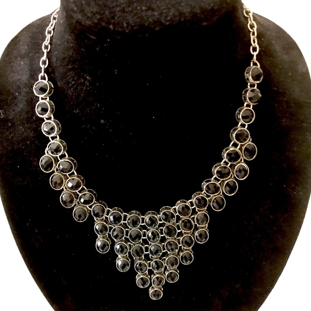 SILVER NECKLACE WITH BLACK STONES